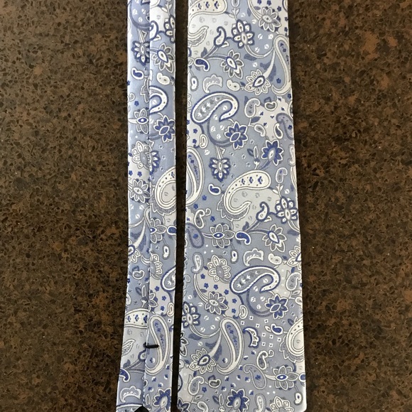 Geoffrey Beene Classic Necktie - Picture 3 of 3